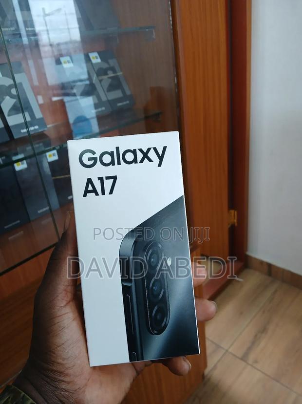 New Samsung Galaxy A17 128 GB Black photo 2