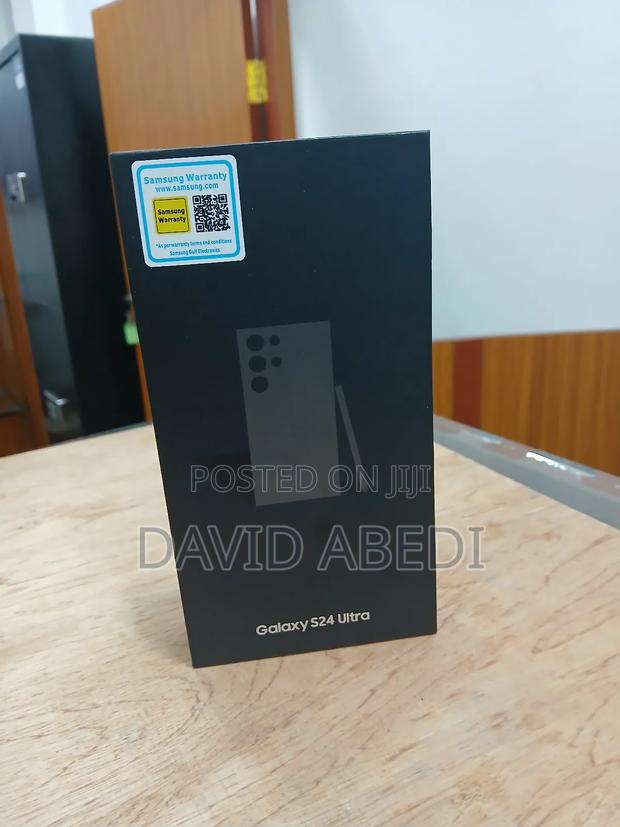 New Samsung Galaxy S24 Ultra 256 GB Black photo 2