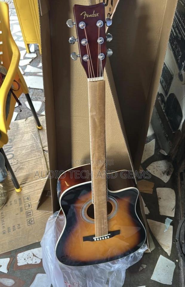 Fender Semi Acoustic Guitar · Photo 2