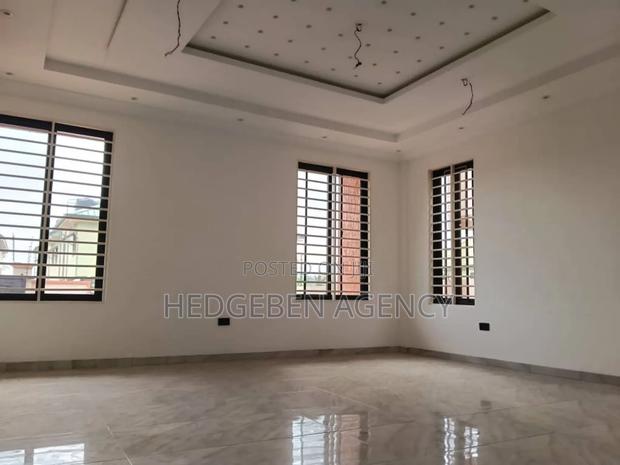 4bdrm Duplex in Oyarifa for sale · Photo 3