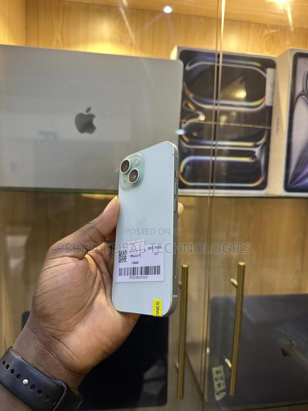 New Apple iPhone 15 128 GB Green photo 4