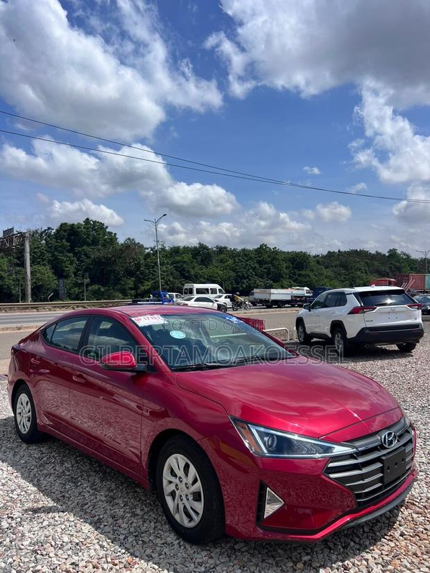 Hyundai Elantra SE 2020 Red