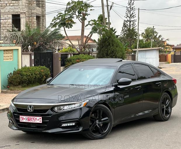 Honda Accord Sport (2.0L 4cyl Turbo 10A) 2019 Black photo 2