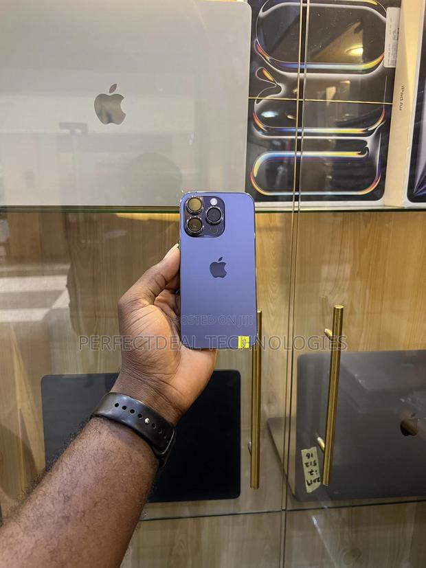 New Apple iPhone 14 Pro 128 GB Purple · Photo 4