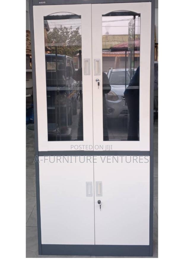 Top Glass Cabinet for Office · Photo 2
