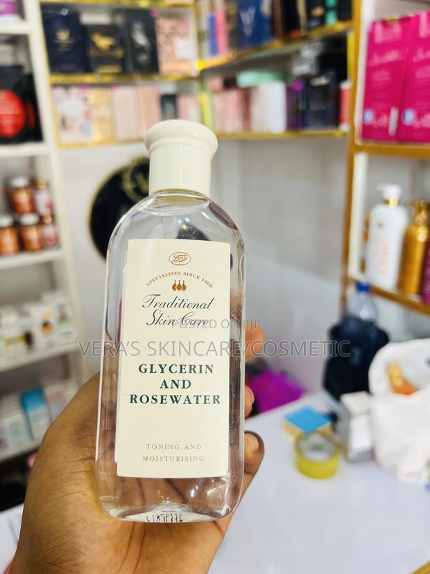 Boots Glycerin And Rose Water Toner · Photo 2