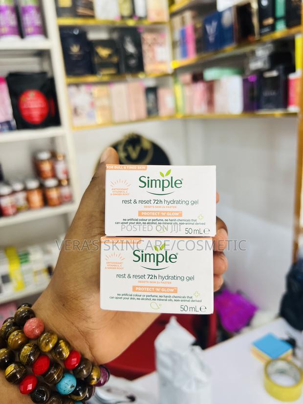 Simple Protect And Glow Face Cream · Photo 2