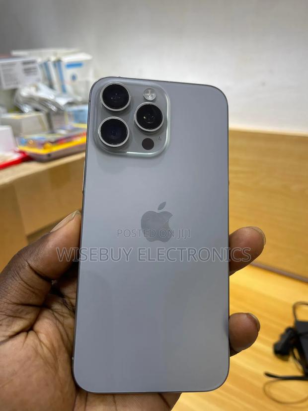 Apple iPhone 15 Pro Max 256 GB Bronze photo 5