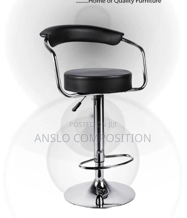 Portable Bar Stool · Photo 3