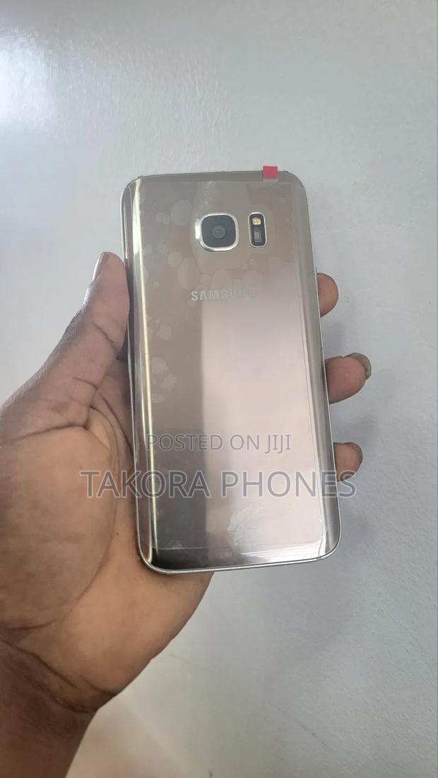 New Samsung Galaxy S7 32 GB Gold