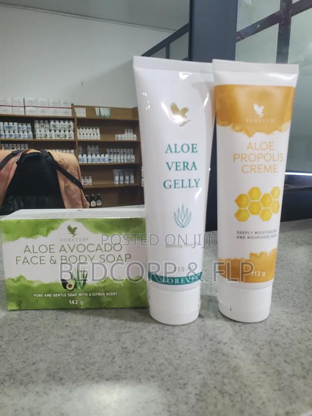 Organic Skin Tone Creme And Moisturizer · Photo 4