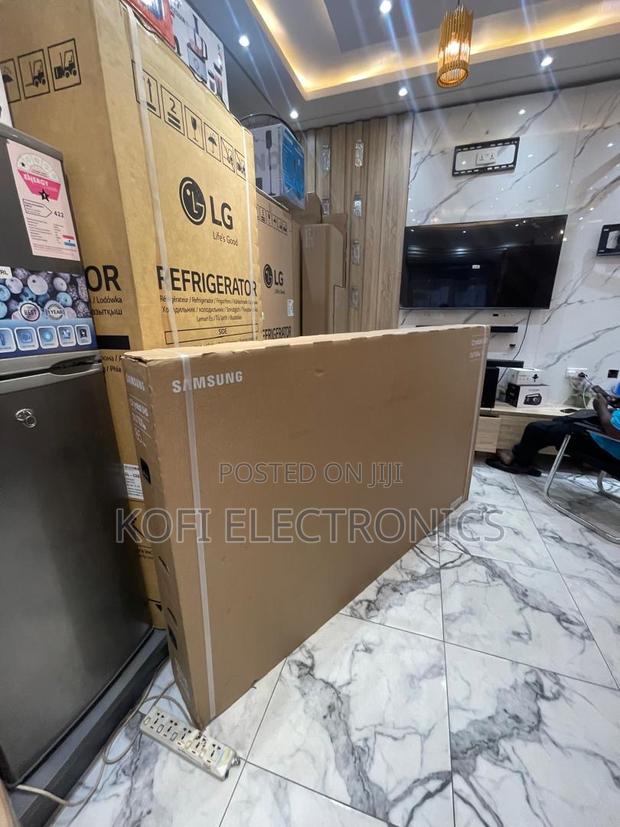 Samsung 85” Crystal Uhd Tv Giant Screen, Crystal-Clear View · Photo 3