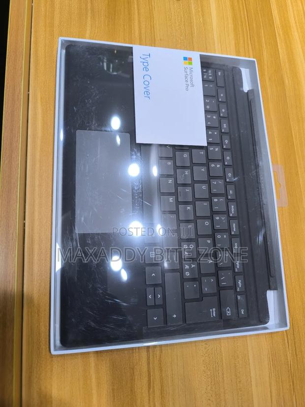 Microsoft Surface Pro Type Cover photo 2