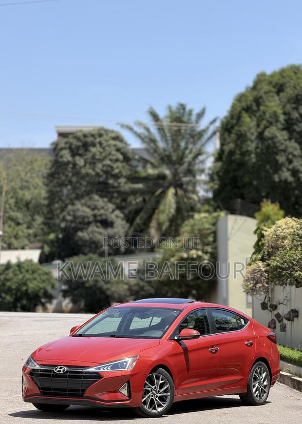 Hyundai Elantra 2019 Red