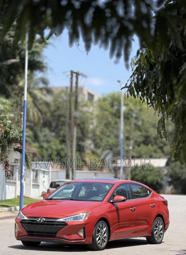Hyundai Elantra 2019 Red