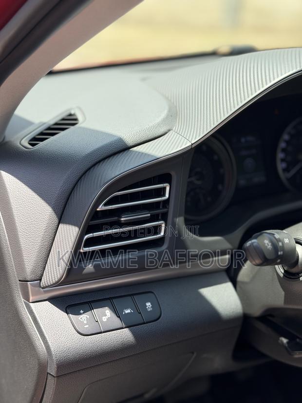 Hyundai Elantra 2019 Red