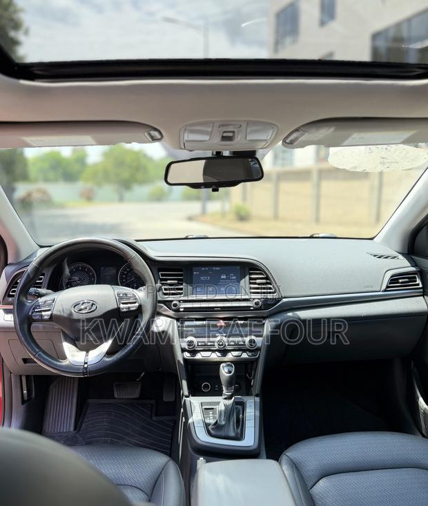 Hyundai Elantra 2019 Red