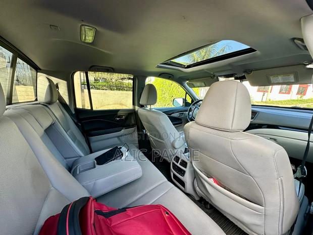 Honda Ridgeline Black Edition AWD Crew Cab 125.2 in. WB 2017 Blue