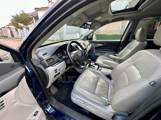 Honda Ridgeline Black Edition AWD Crew Cab 125.2 in. WB 2017 Blue