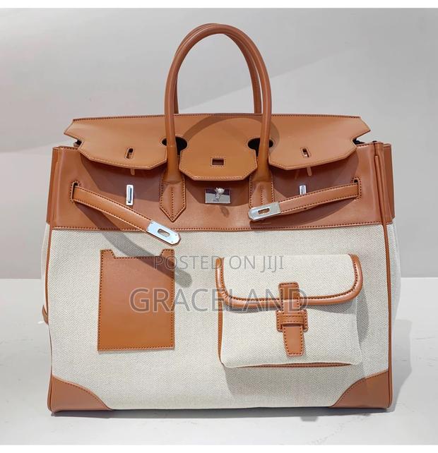 This Is Original Real Material and Leather Luggage Hac 40 Duffels Bags