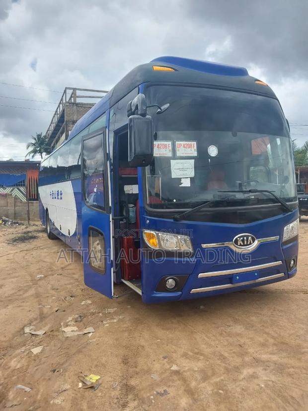 Kia Granbird 2012 Blue