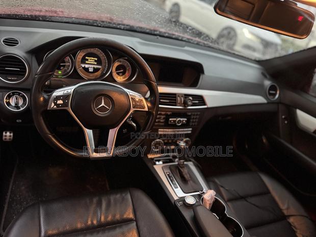 Mercedes-Benz C250 2014 Red photo 8