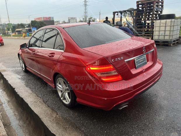 Mercedes-Benz C250 2014 Red photo 5