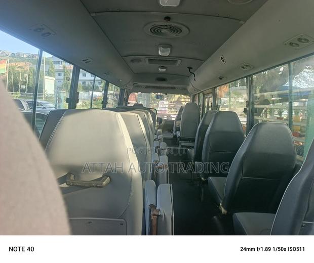 Hyundai County 2012 Brown photo 3
