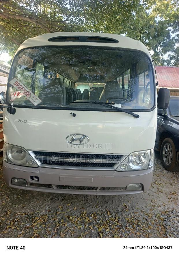 Hyundai County 2012 Brown photo 5