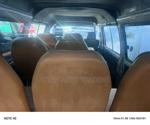 Hyundai H-100 2000 Silver photo 5