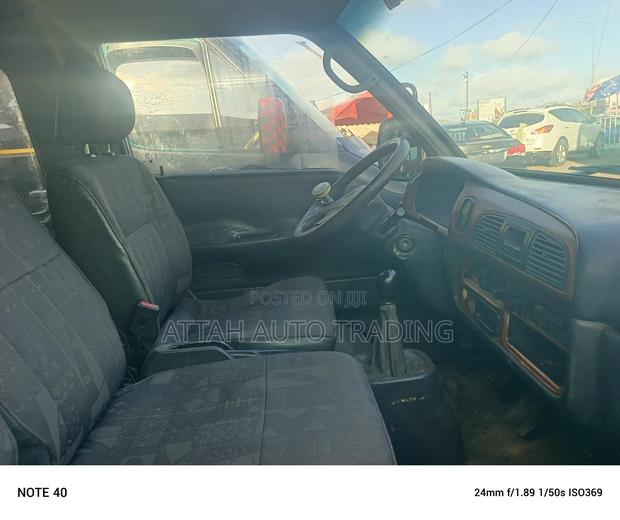 Hyundai H-100 2000 Silver photo 6