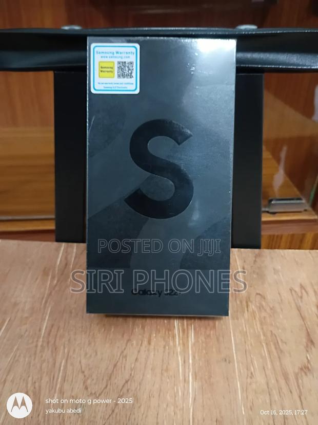 New Samsung Galaxy S22+ 5G 256 GB Black · Photo 3
