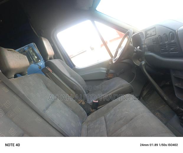 Mercedes-Benz Sprinter 2009 Blue photo 5