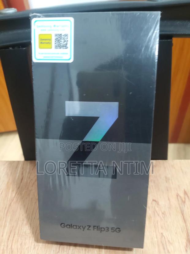 New Samsung Galaxy Z Flip 3 256 GB Black photo 2