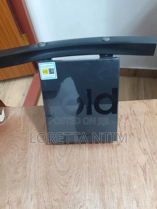 New Samsung Galaxy Z Fold4 256 GB Gray photo 2