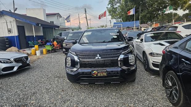 Mitsubishi Outlander 2023 Blue