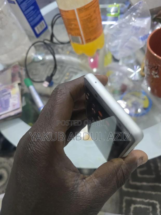 Sony Xperia XZ2 64 GB Silver photo 4