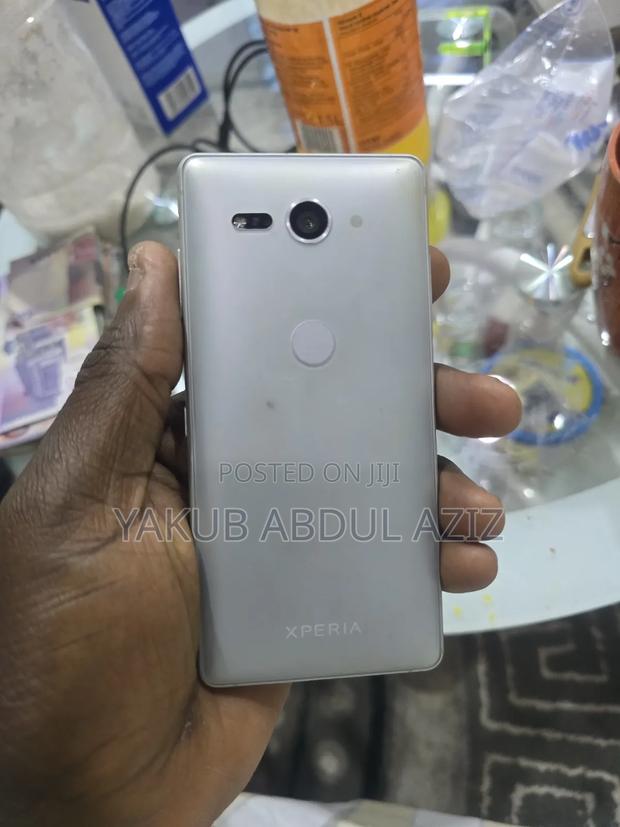 Sony Xperia XZ2 64 GB Silver photo 7