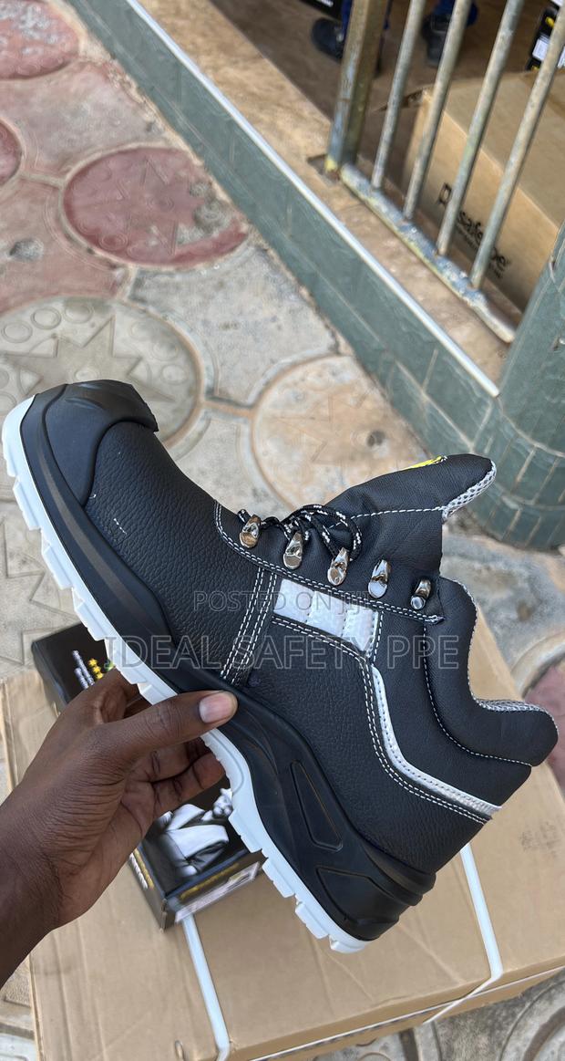 Safetoe Safety Shoe photo 3