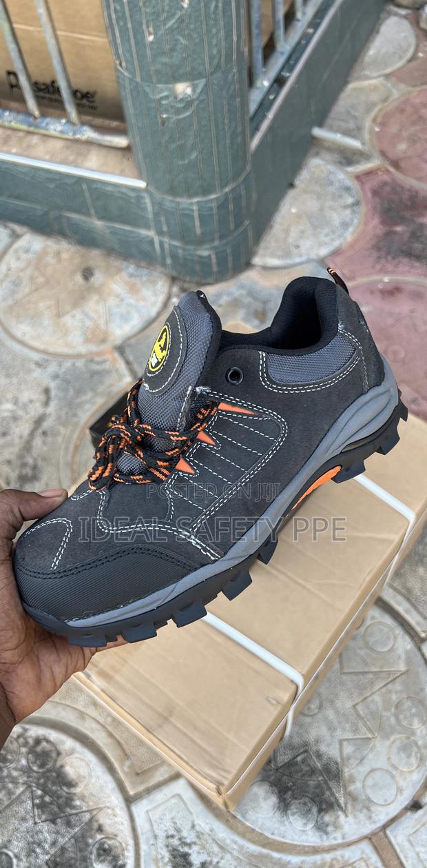 Safetoe Low-cut Safety Shoe photo 3