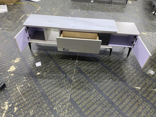 Classic Tv Stand E22-150 · Photo 4