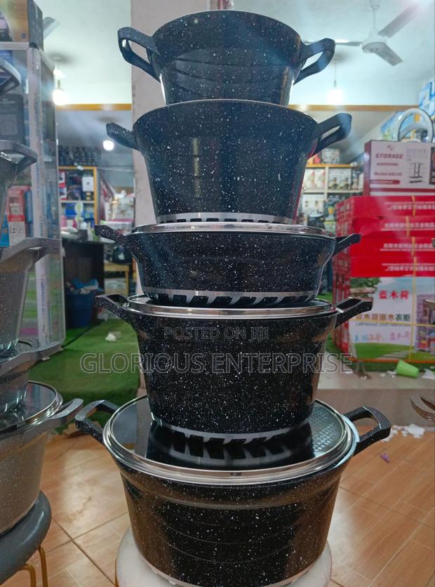 Non-Stick Cookware · Photo 4