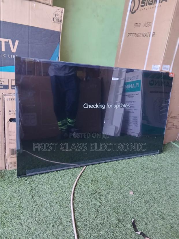 Home Happiness Comes With TCL Digital Tv · Photo 4
