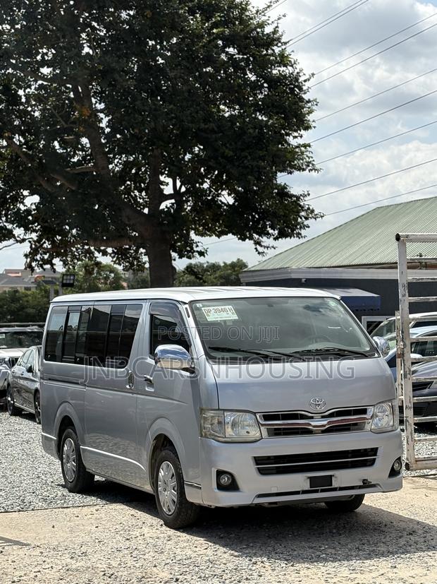 Toyota HiAce 2013 Silver photo 7
