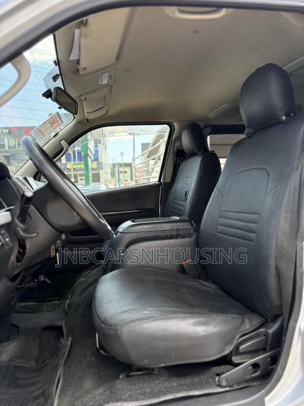 Toyota HiAce 2013 Silver photo 3