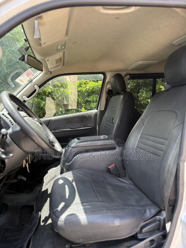 Toyota HiAce 2013 Silver