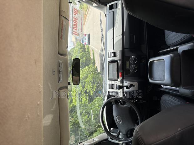 Toyota HiAce 2013 Silver