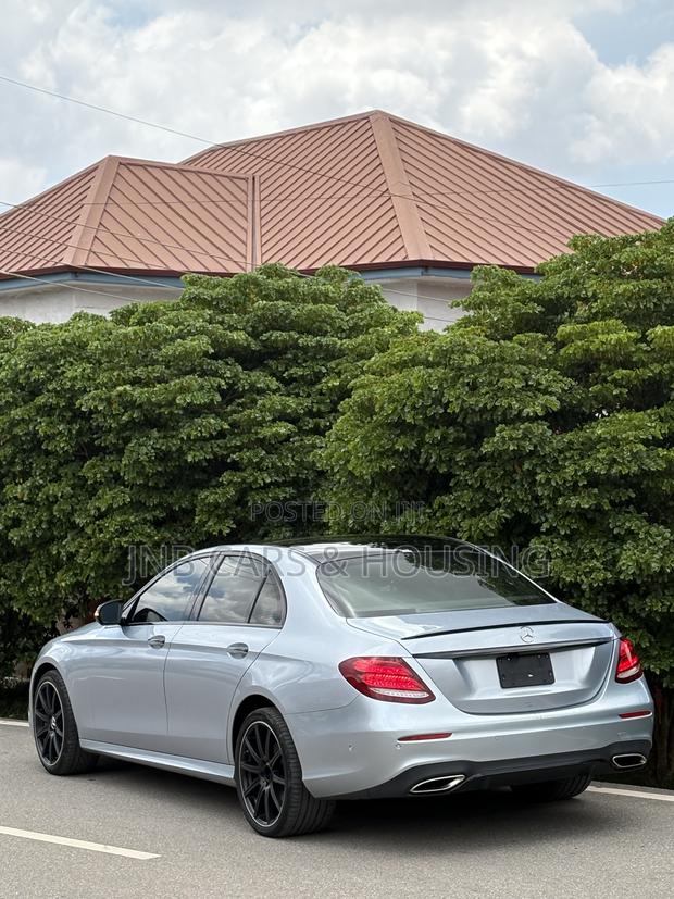 Mercedes-Benz E300 2018 Silver