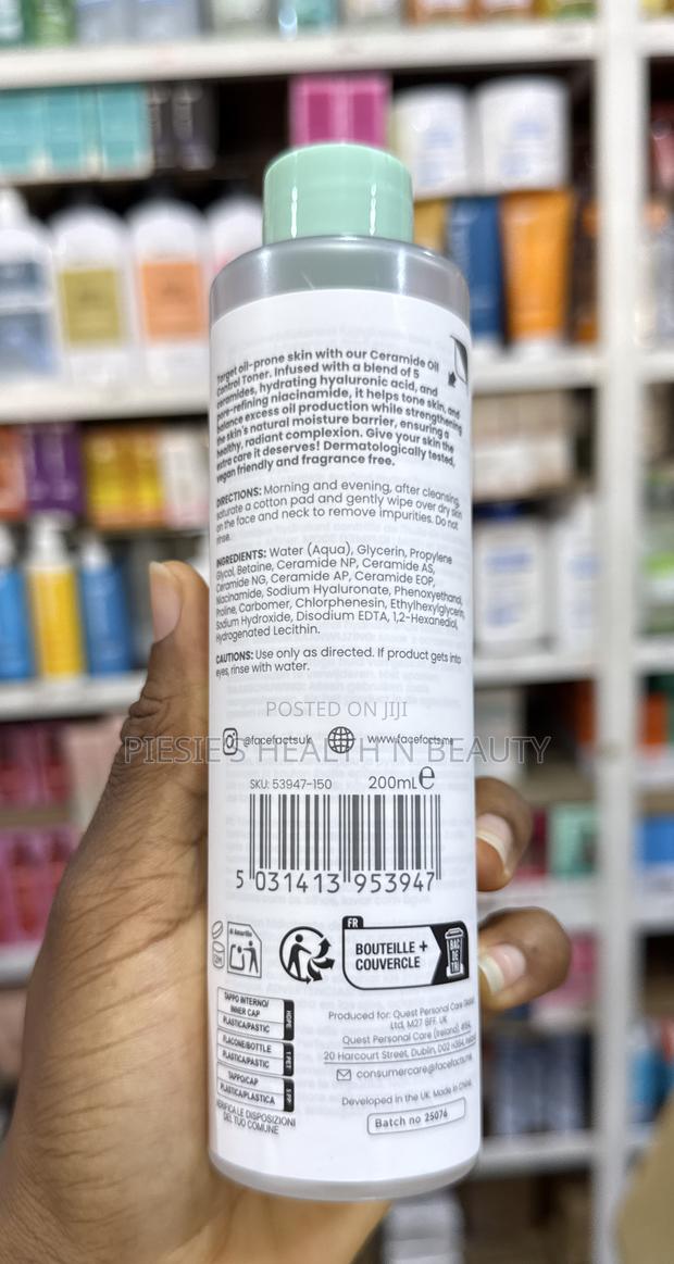 Face Facts Ceramide Oil Control Hydrating Toner 200ml · Photo 3