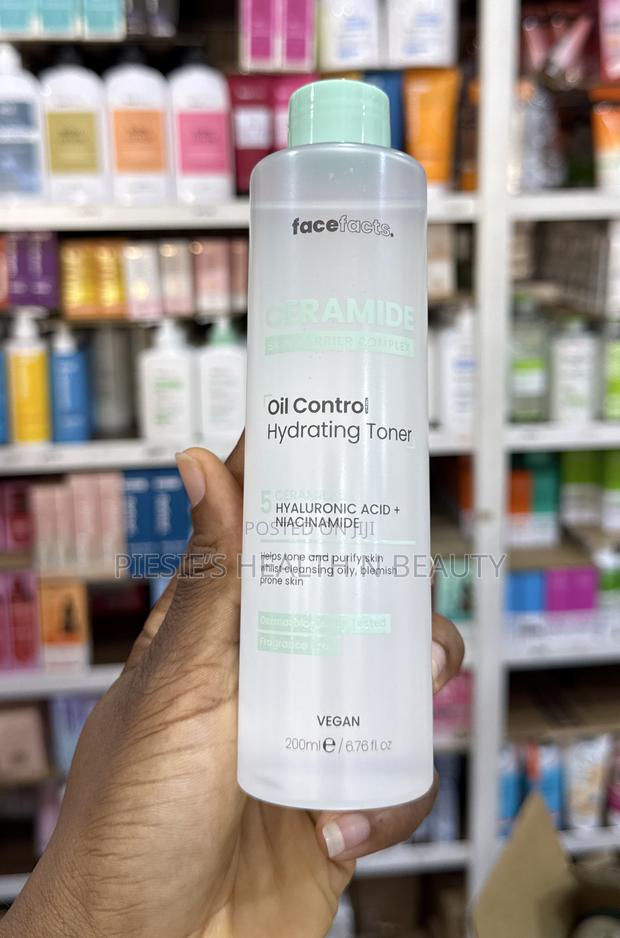 Face Facts Ceramide Oil Control Hydrating Toner 200ml · Photo 2